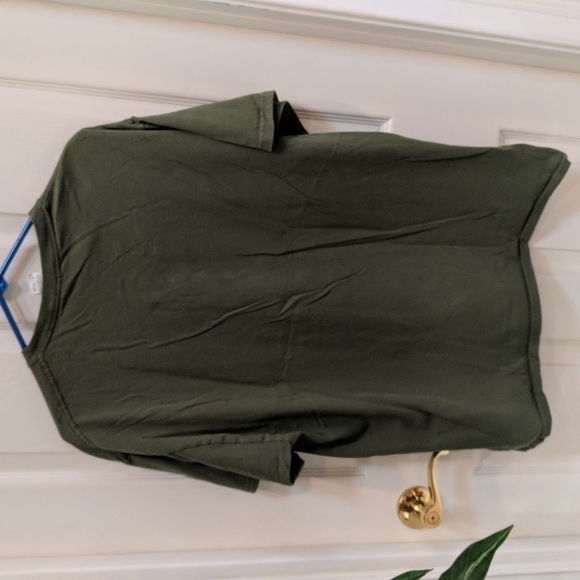 Gildan Men's Short Sleeve Graphic Tee - Army - Size XL - Picture 5 of 5